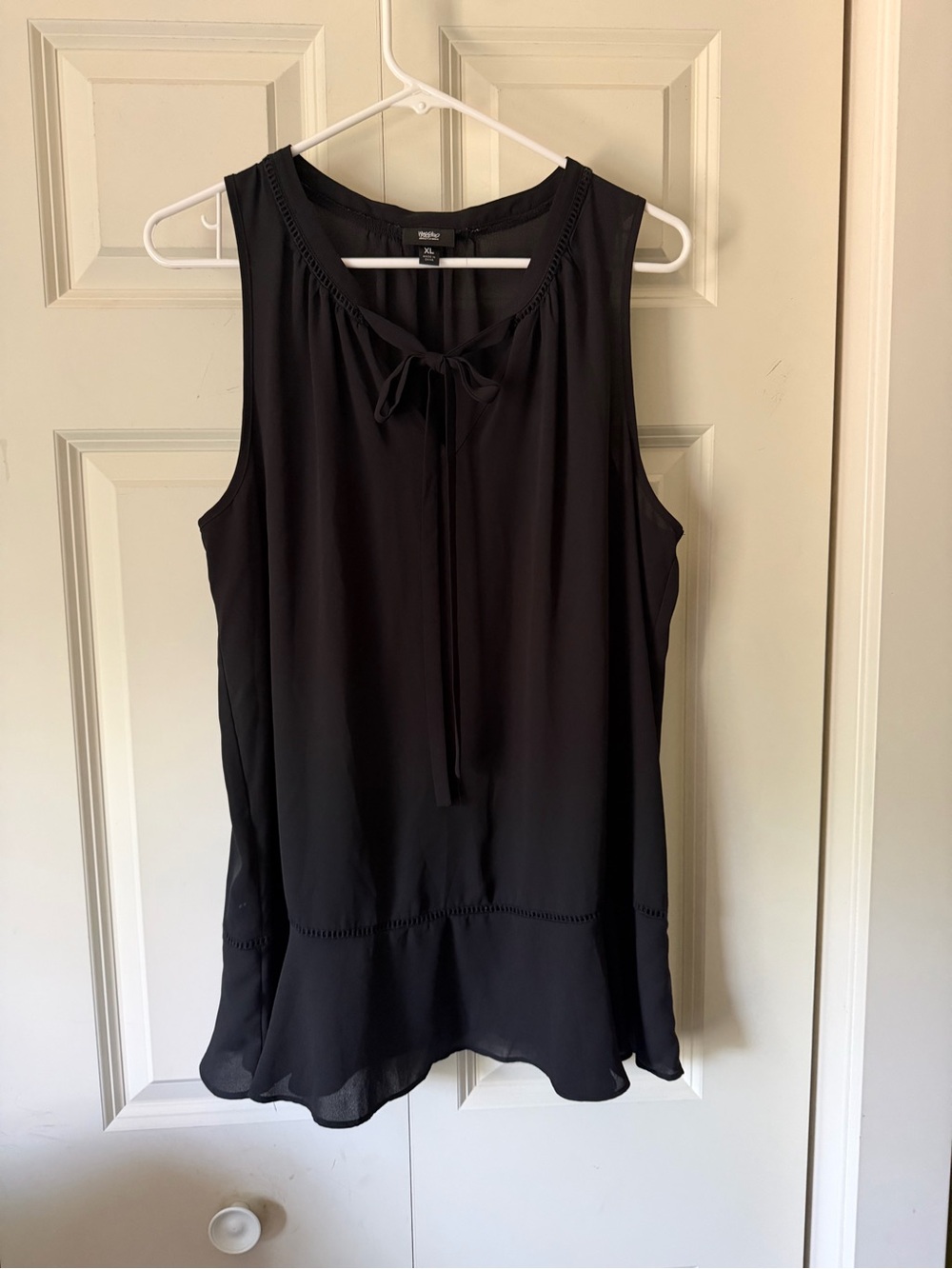 Mossimo Black Sleeveless Tie-Neck Camisole